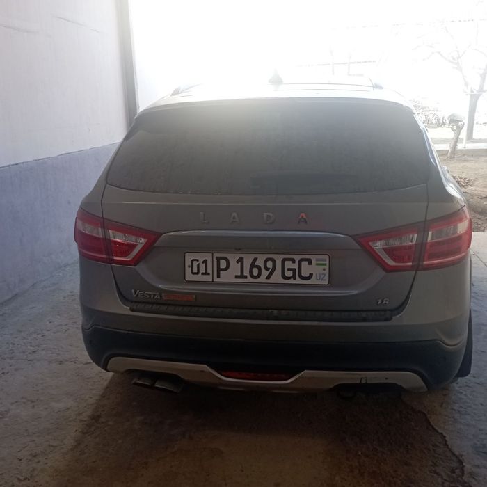 Лада Веста св кросс тез сотилади.