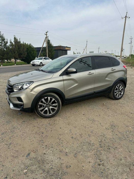 Продается Lada X-Ray Cross 2020 год выпуска в максималке ! Цвет супер.