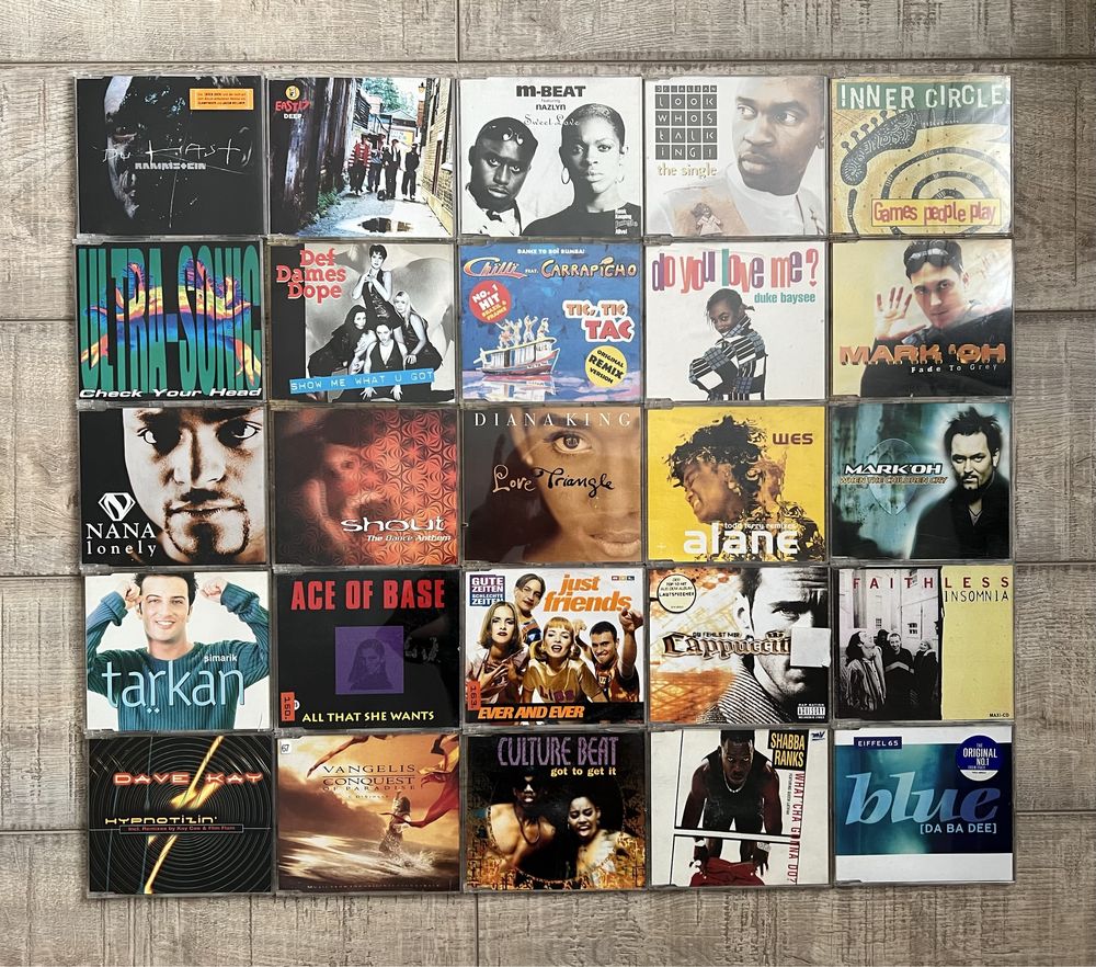 Lot 150 cd-uri originale Singles si Maxi Singles (MCD) muzica anii 90