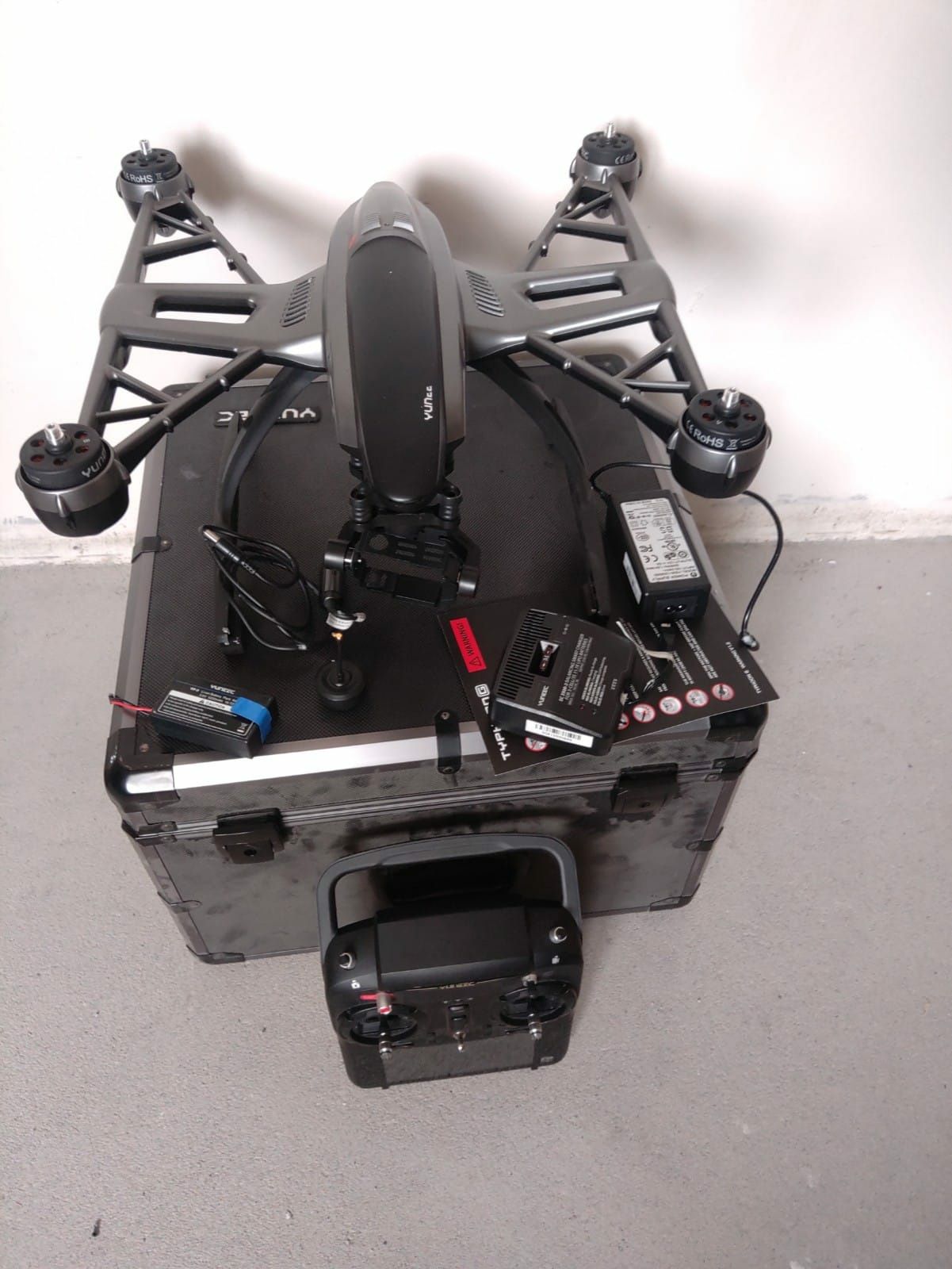 Drona YUNEEC Typhoon G Quadcopter cu suport GB203 Gimbal pentru GoPro
