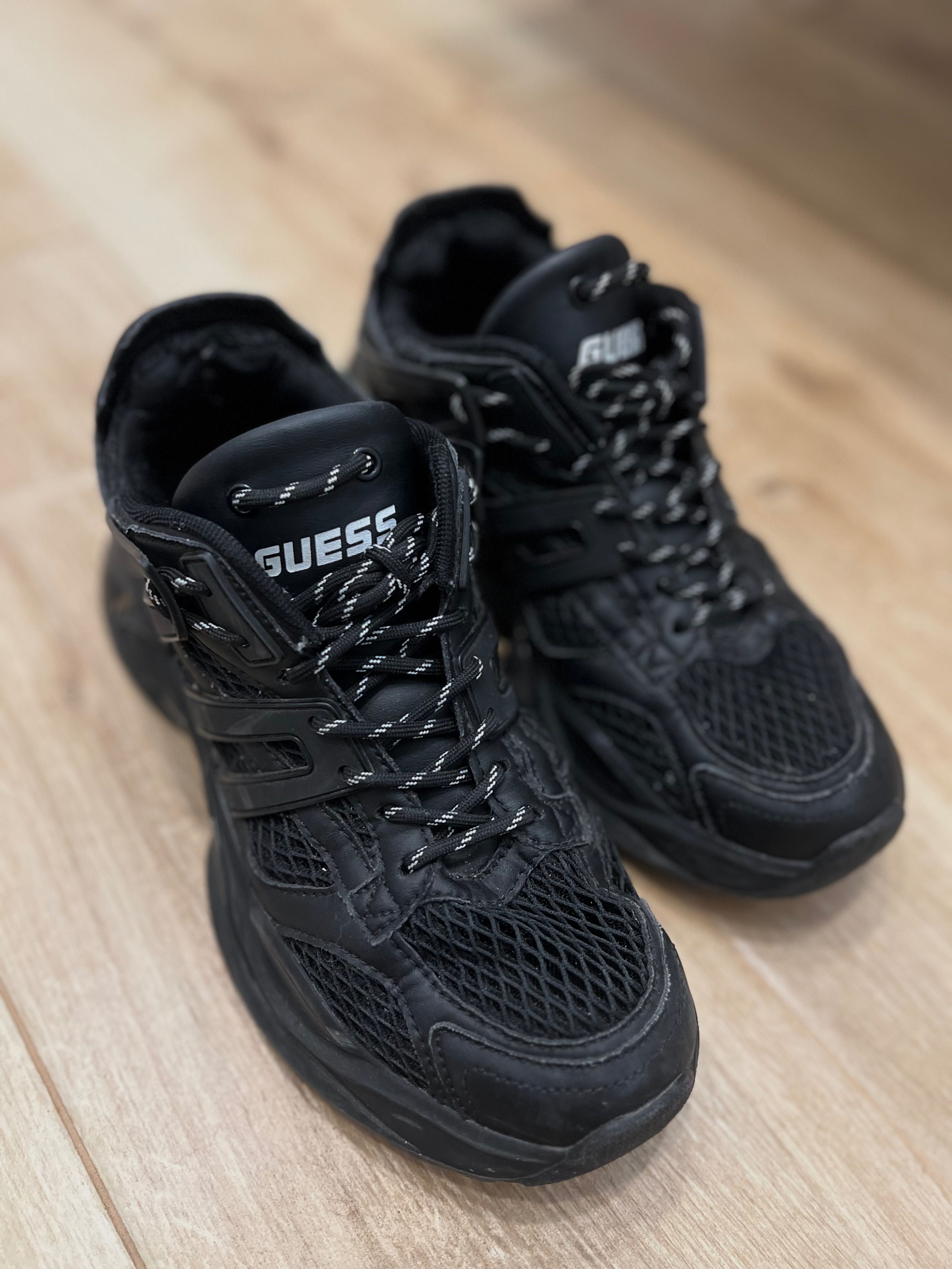 Маратонки  Guess