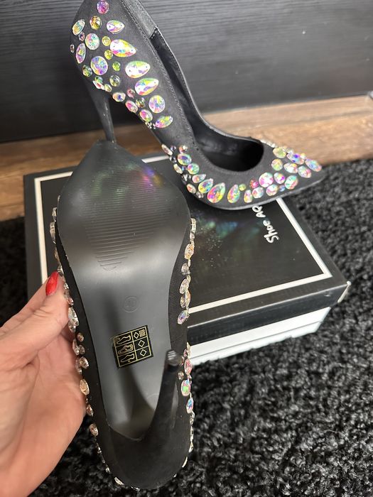 Дамски обувки с камъни