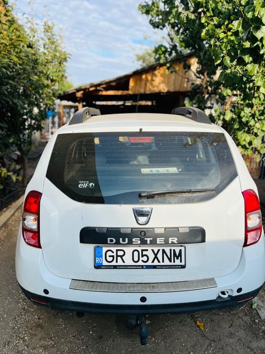 Vând Dacia Duster