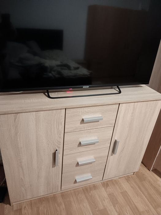 Mobila dormitor Jysk - șifoniere, comoda, noptiere