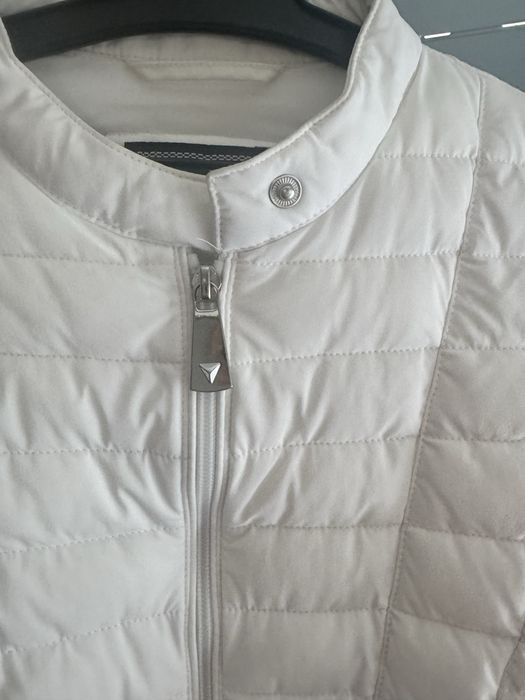 Оригинално яке на марката Guess