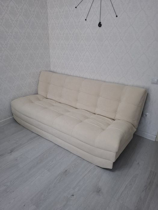 Продам диван велюровый