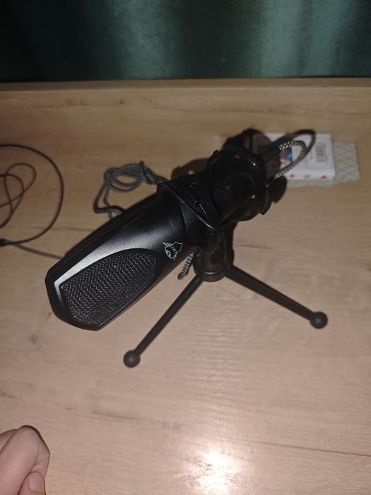 Продам микрофон Trust GXT 232