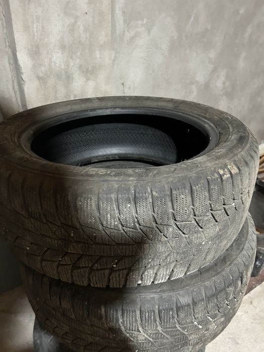 Продам шины R17 Зимние хорошом состояние