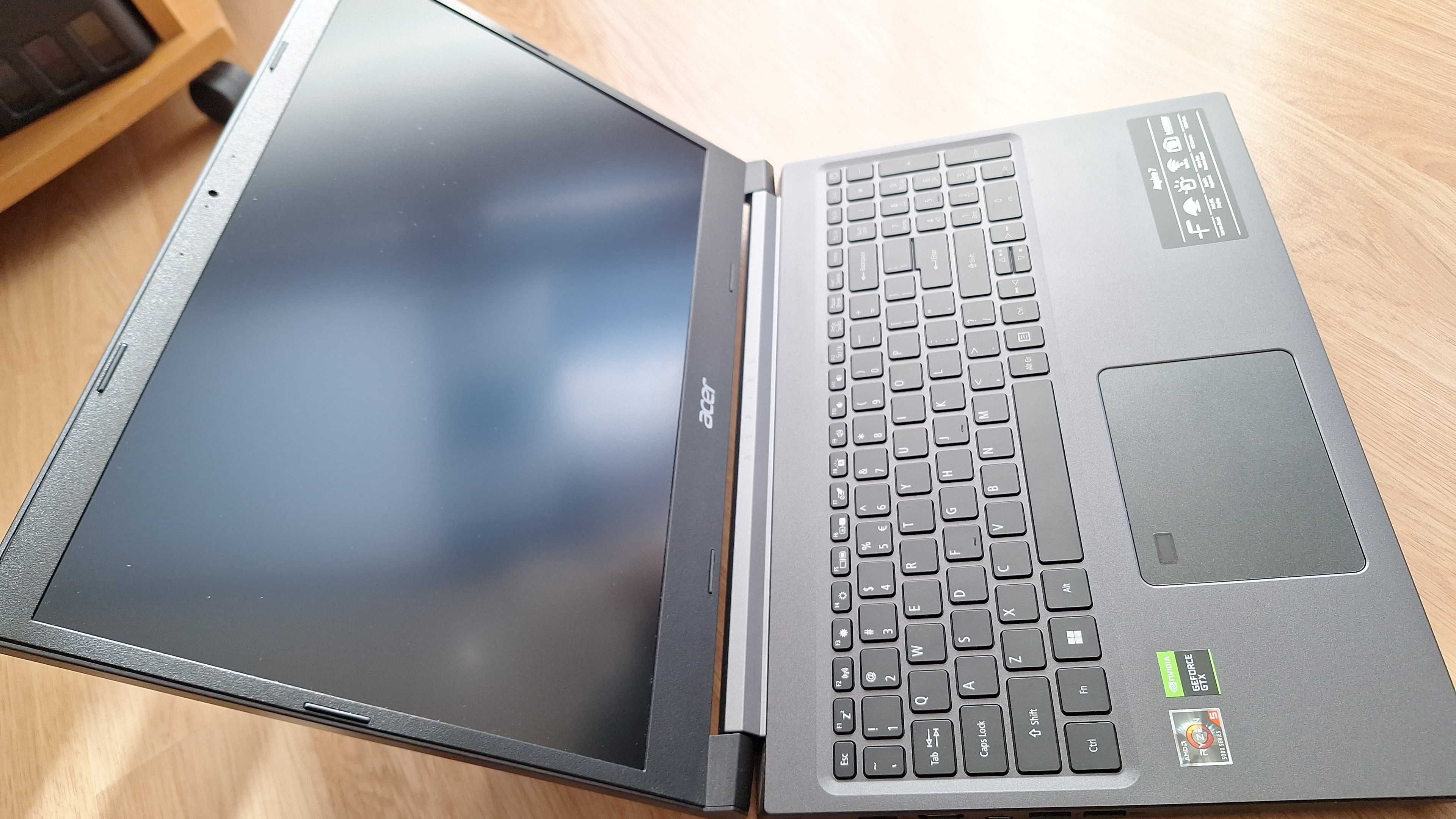 Laptop gaming Acer Aspire 7 A715 42G