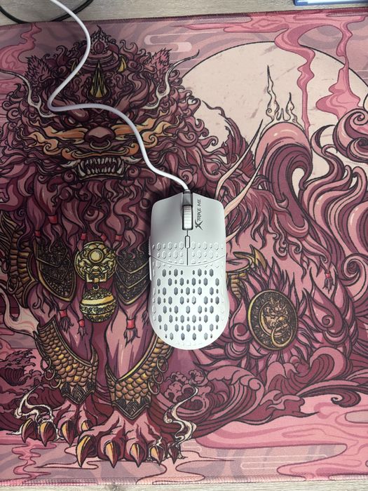 Ultralight геймърска мишка 65g RGB