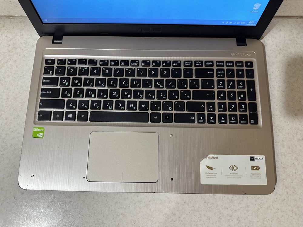 Игровой ноутбук Core i7-7500U/RAM 8Gb/SSD/HDD/NVIDIA 920M 2Gb GDDR5