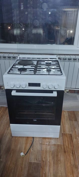 Плита газовая в хорошем состоянии