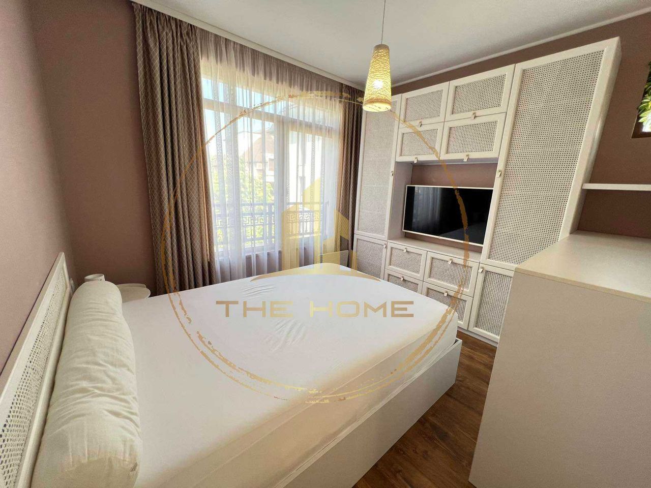 Дава се под наем Четиристаен апартамент в Варна, Център - 107 кв.м за 1350 € - Снимка #10