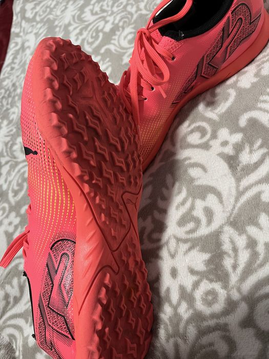 Crampiane pentru sintetic