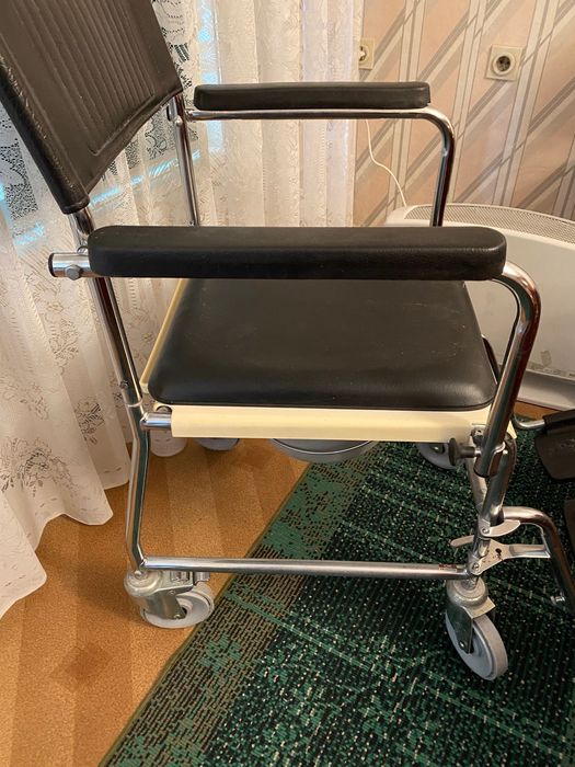 Стол за тоалетна и баня