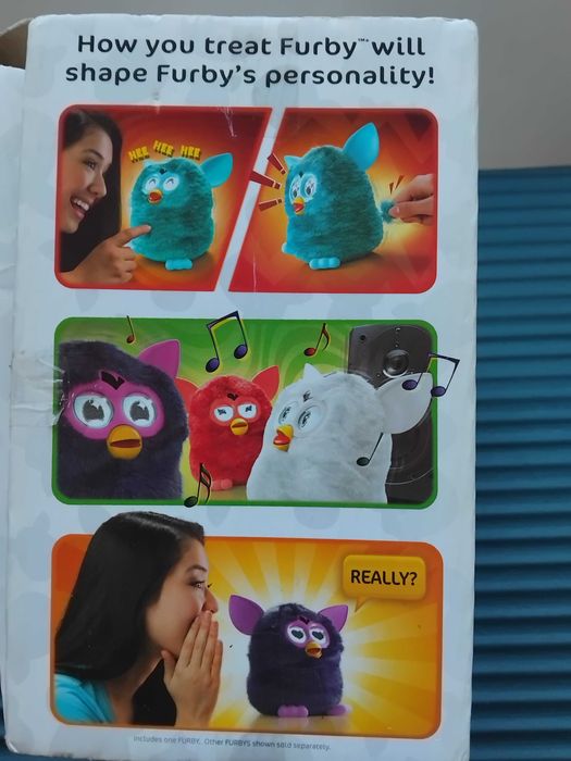 Furby - оригинална интерактивна играчка с кутия