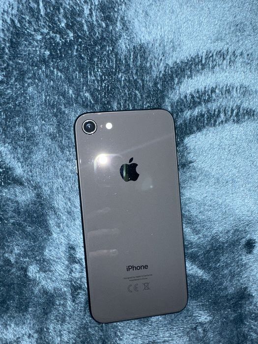 iphone 8  64 gb.