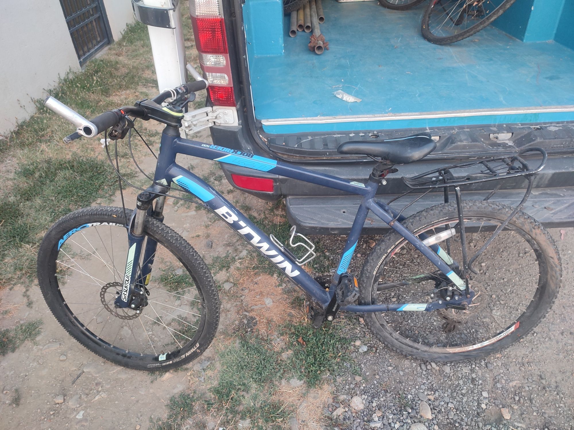 Vând bicicleta B TWIN
