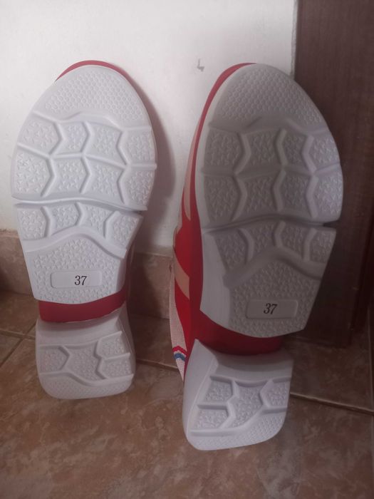 Adidași pentru fete