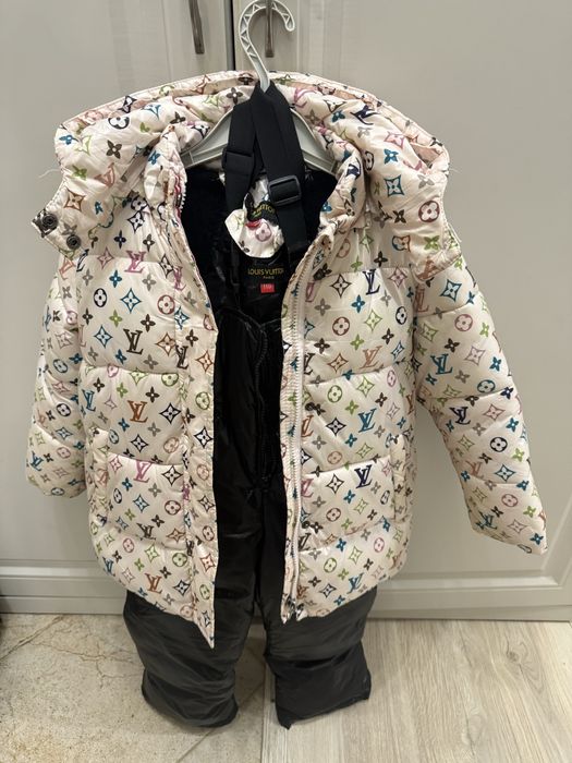 Зимний комбинезон на девочку