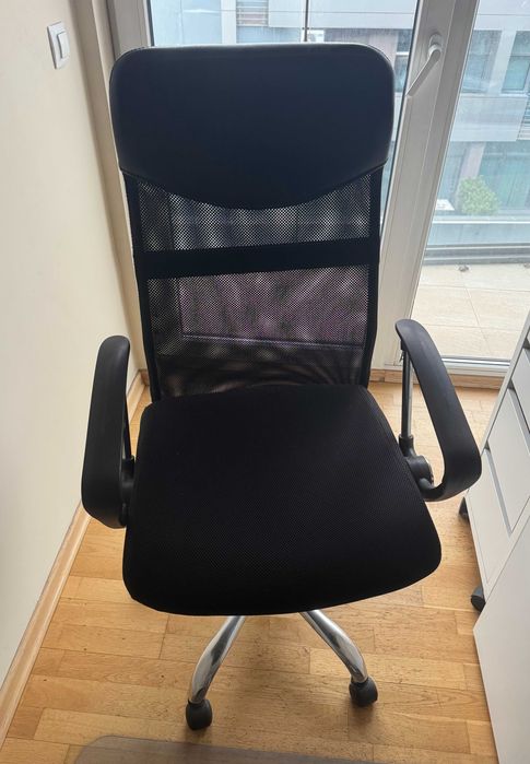 Ергономичен офис стол