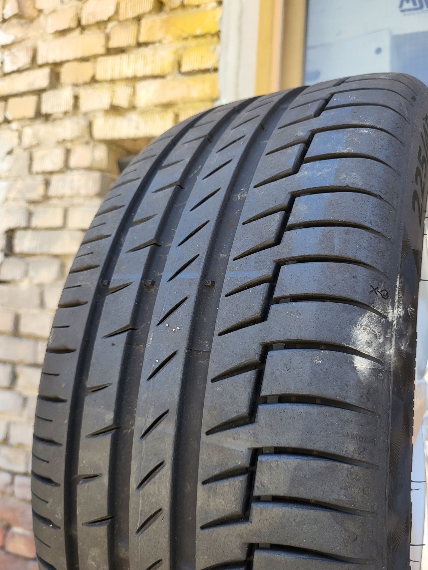 4 бр летни 225/45/17 Continental Bridgestone