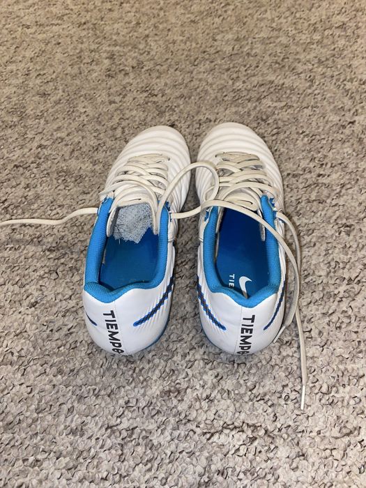 Ghete de fotbal Nike Tiempo