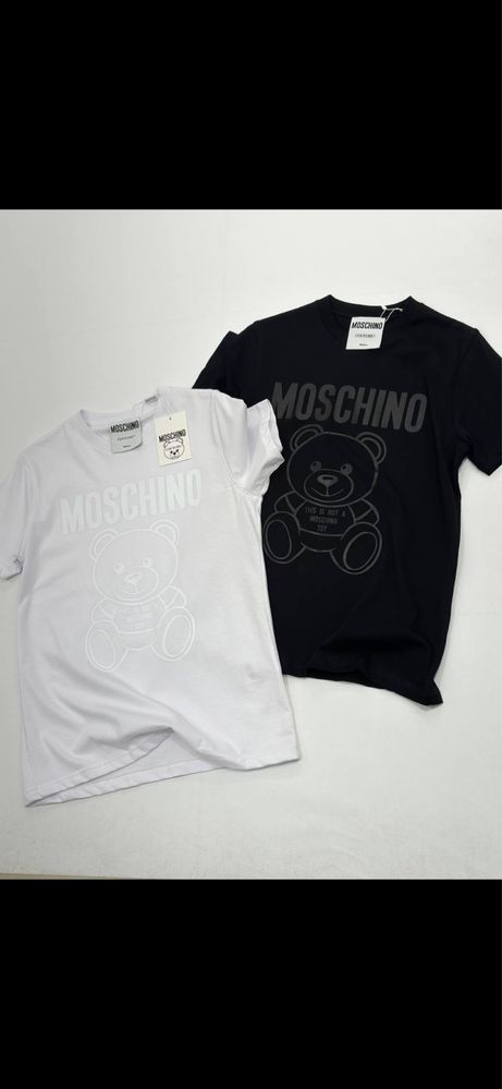 Tricouri Moschino