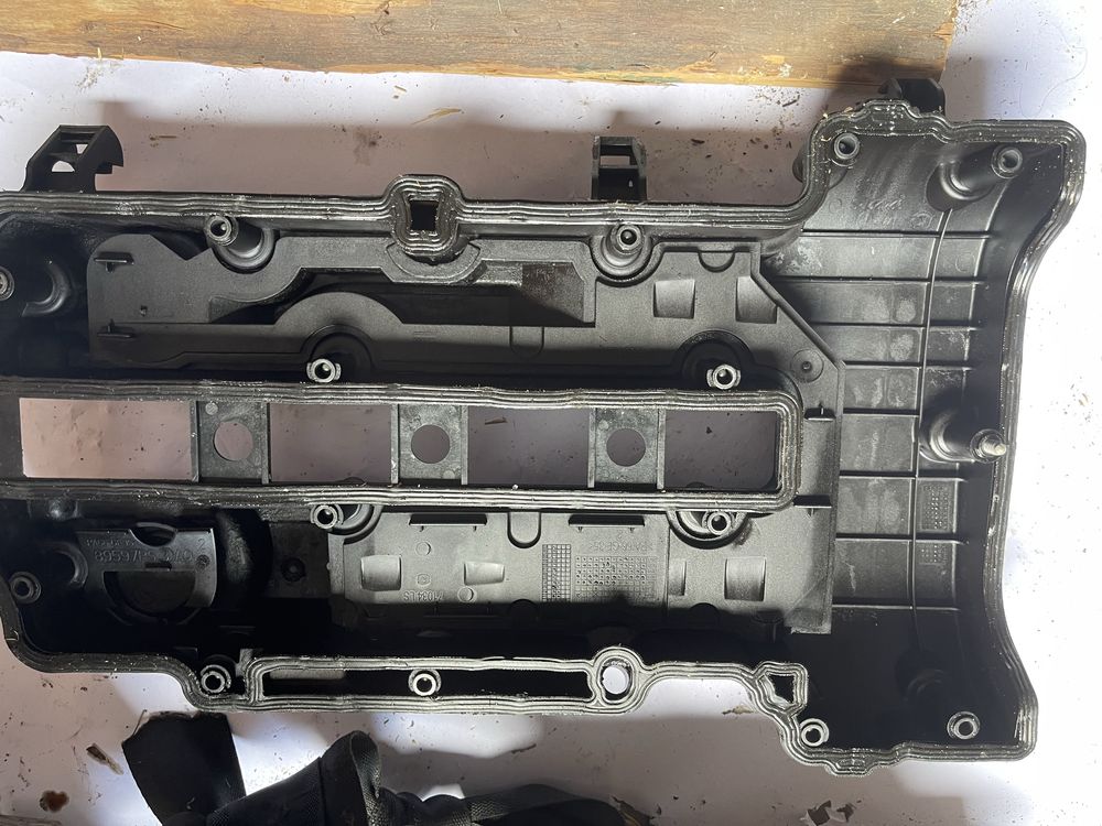 Rocker cover , капак клапани за Opel