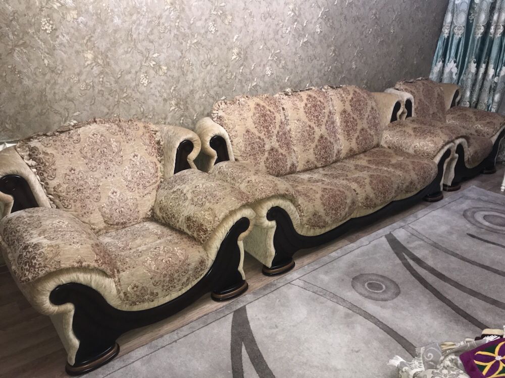 Срочно продам шикарный диван