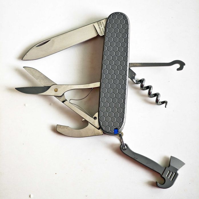 Victorinox Mercedes-Benz и лимитирани модели