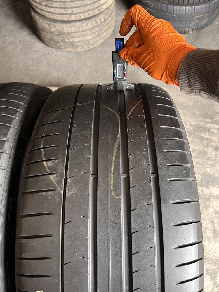 2 anvelope vara 305/40/20 , Pirelli , RunFlat !