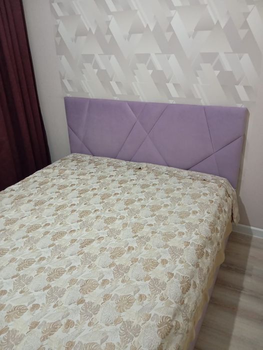 Кровать двуспальная с матрасом