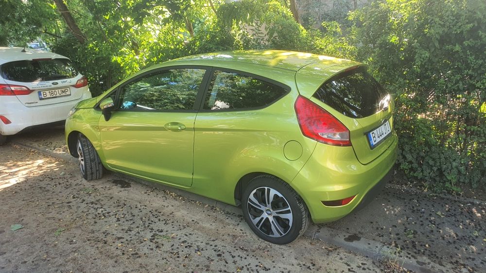 Ford Fiesta 160000 km, GPL, nefumător, AC, 8 anvelope iarna + vară