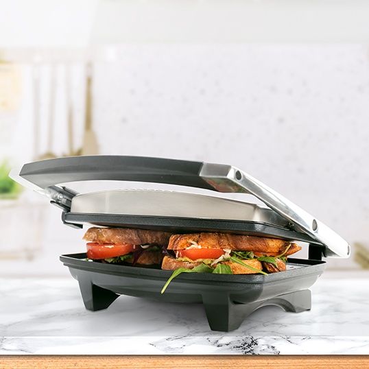Sandwich maker bucatarie