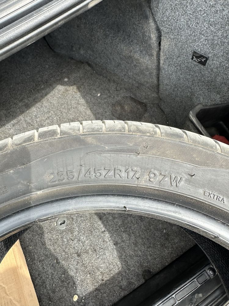 Летняя резина 235/45/17 в идеальном состояний
