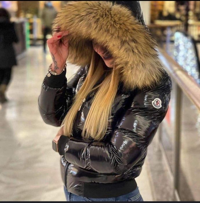 Geaca moncler calitate premium pe comandă