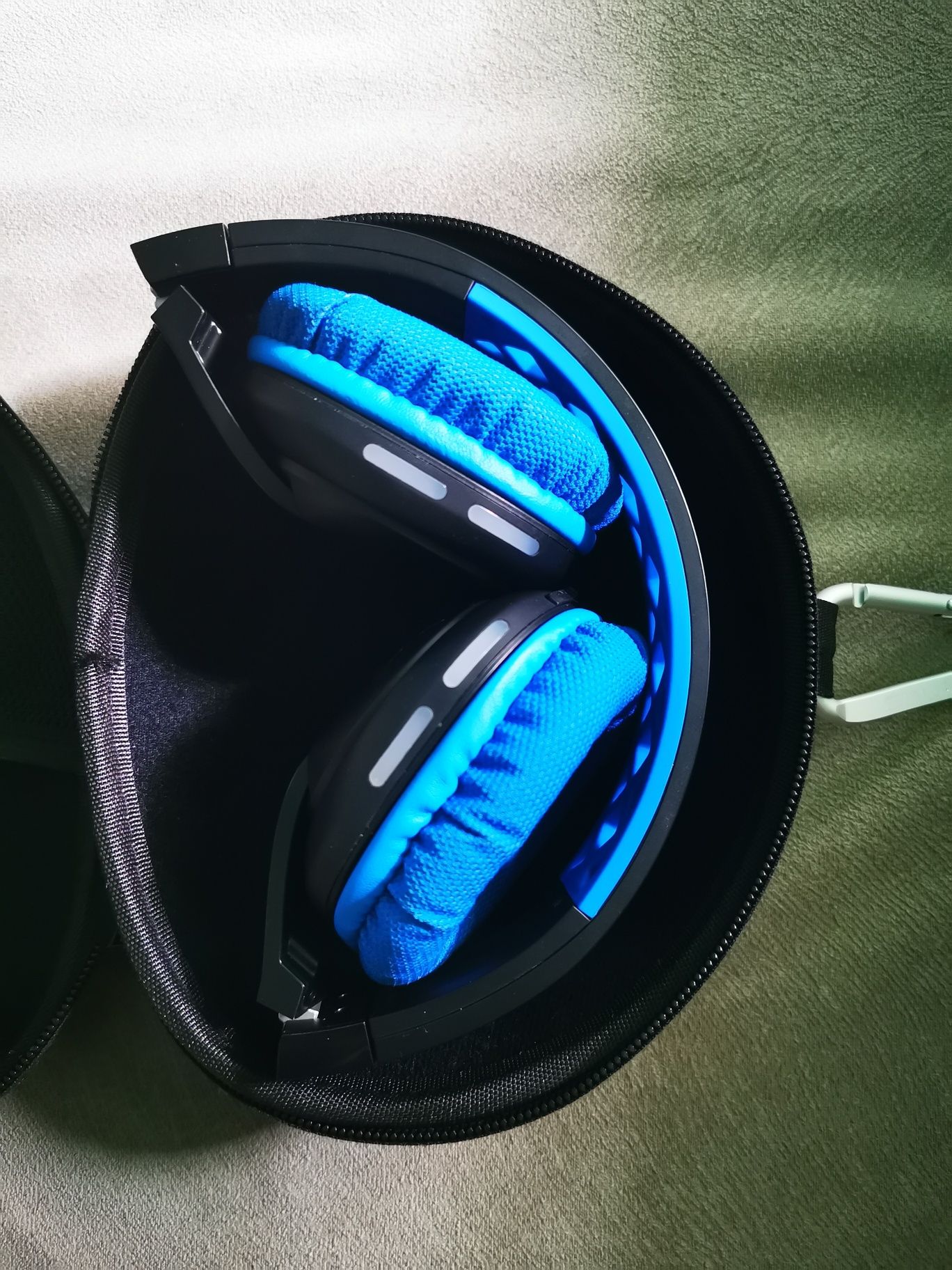 Vând căști Soul X-tra over-ear sport wireless