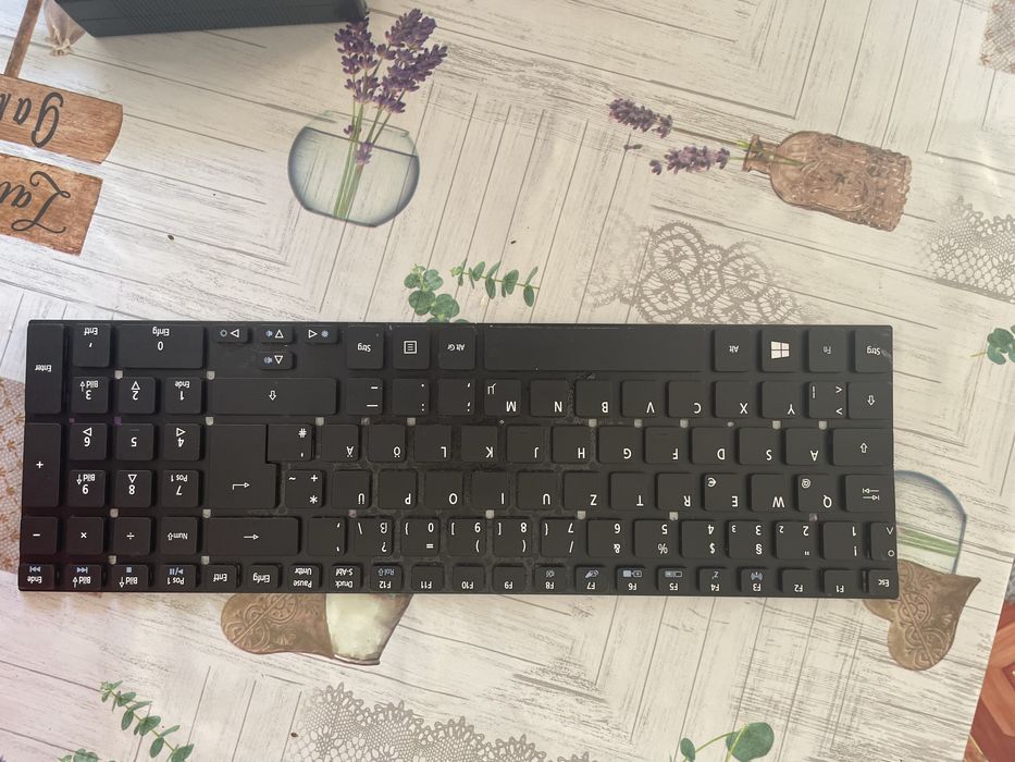 Tastatura noua TravelMate