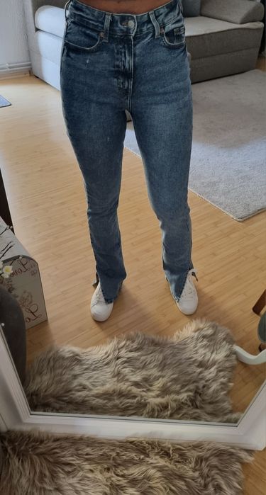 Blugi cu talie inalta H&M