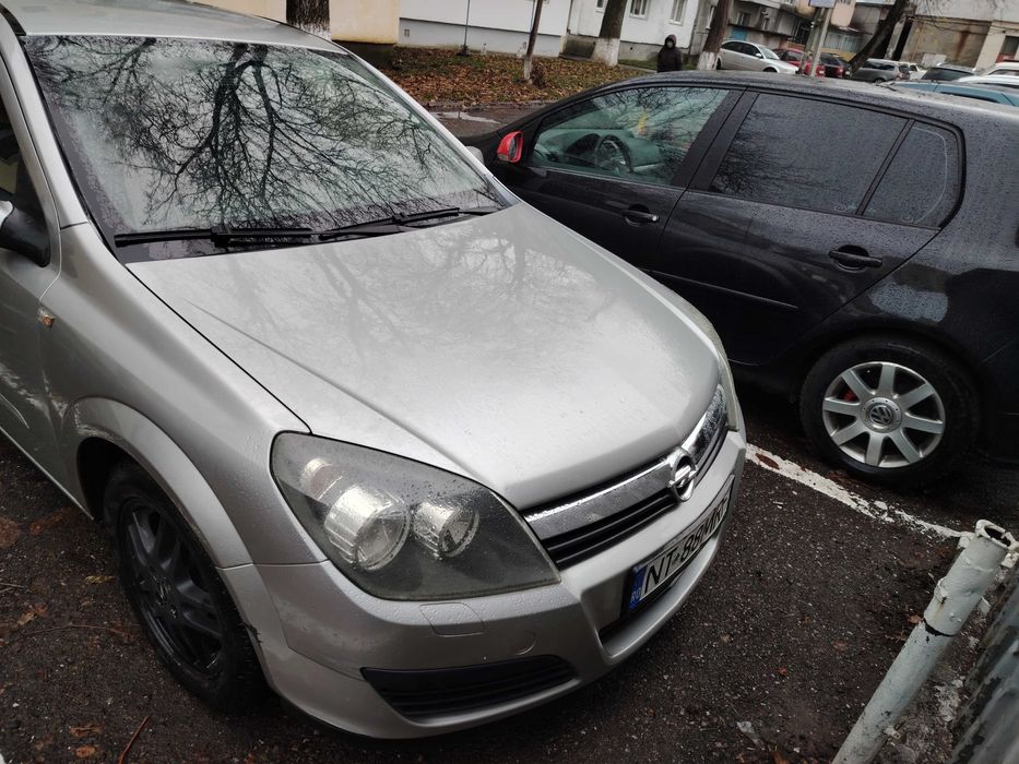 Se vinde Opel Astra H. An 2008, Pret 2300E.
