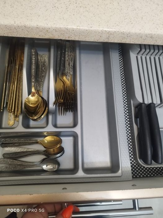 Сдаётся 5 ком 100 кв Достык мол