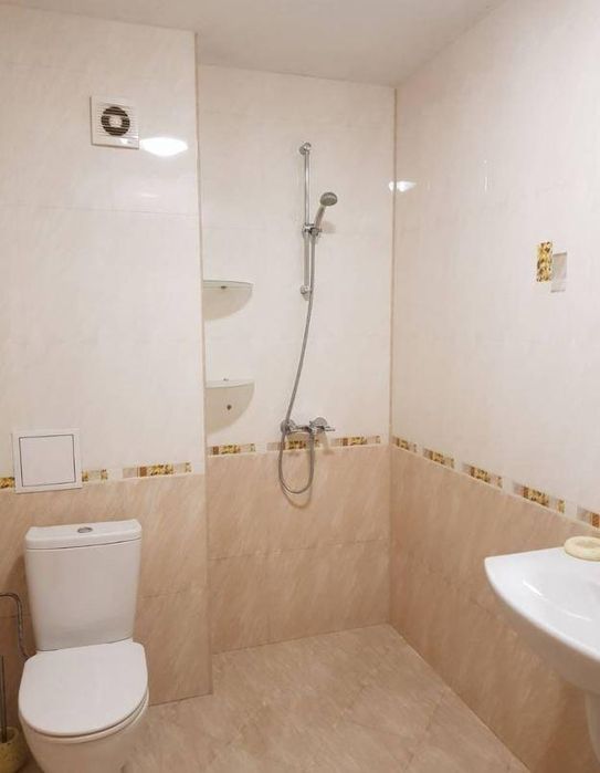 Дава се под наем Двустаен апартамент в Бургас, Лазур - 70 кв.м за 663 € - Снимка #5