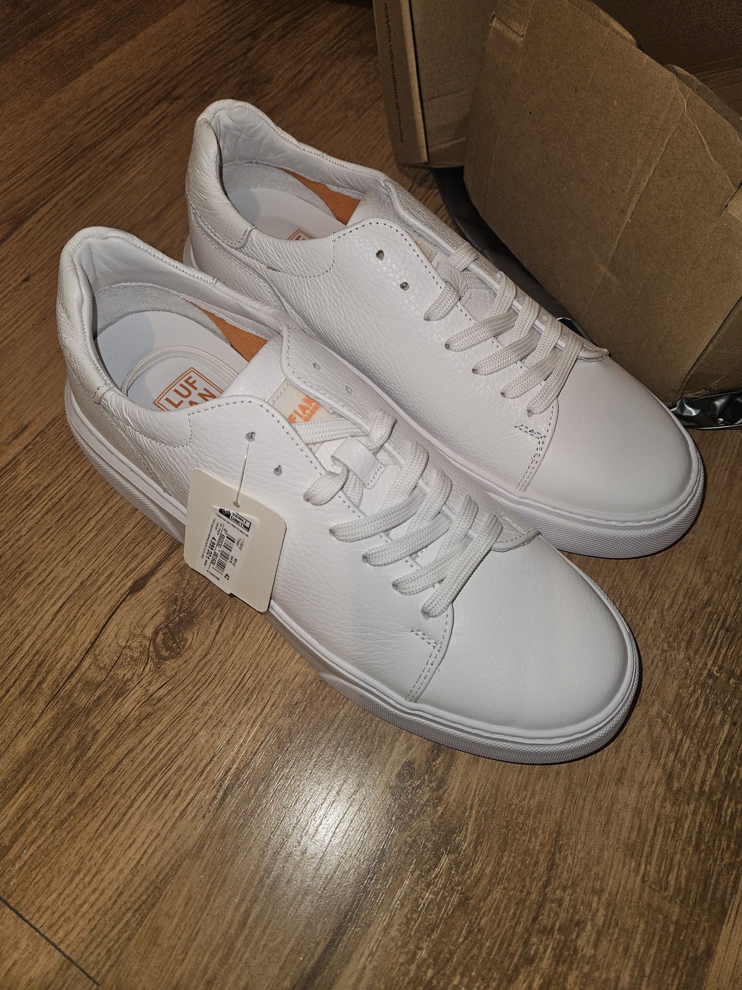 Vand adidasi sneakers Lufian 42