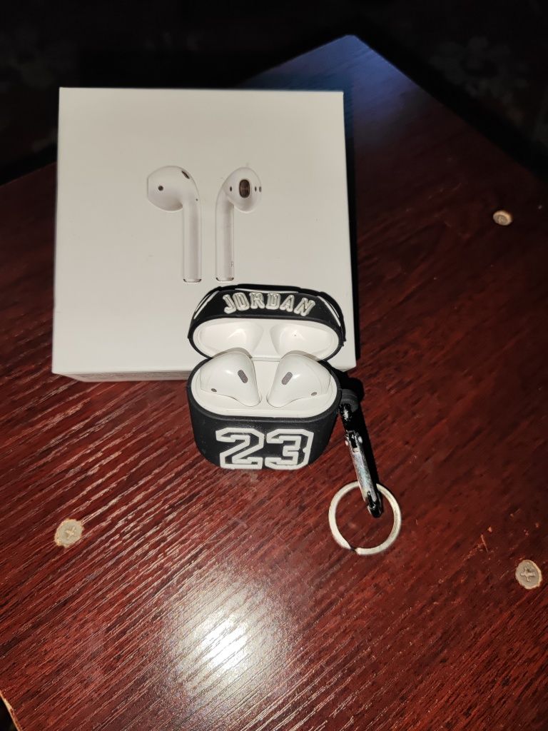 Продается airpods 2 поколения