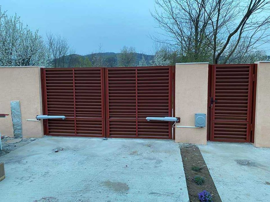 Garduri si porti din panou stil jaluzele si alte modele disponibile