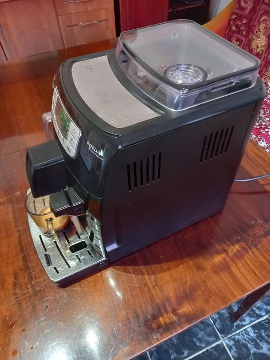 Saeco INTELIA One Touch cappuccino