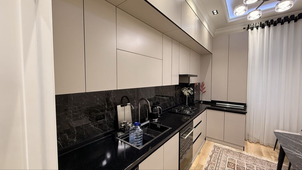 4 комнаты + 2 холл Корасарой  новостройка аренда