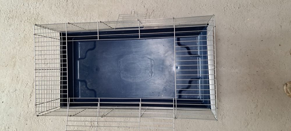 Vând cusca animale conpanie