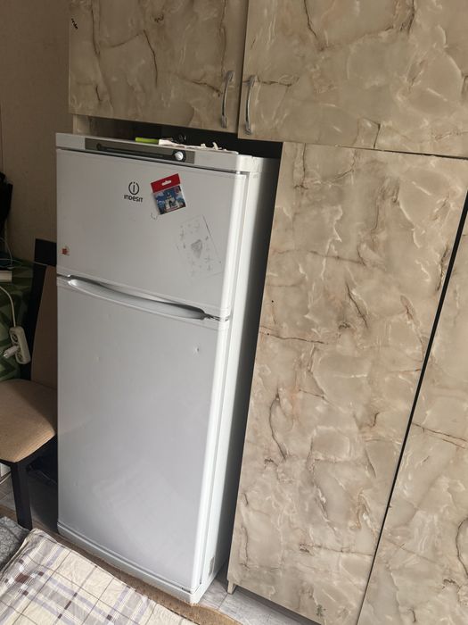 Холодильник 2шт в хорошем состоянии срочно в связи с уездом продаю два